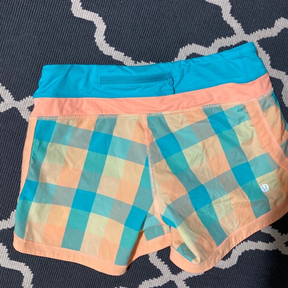 Lulu lemon shorts - Picture 3 of 3